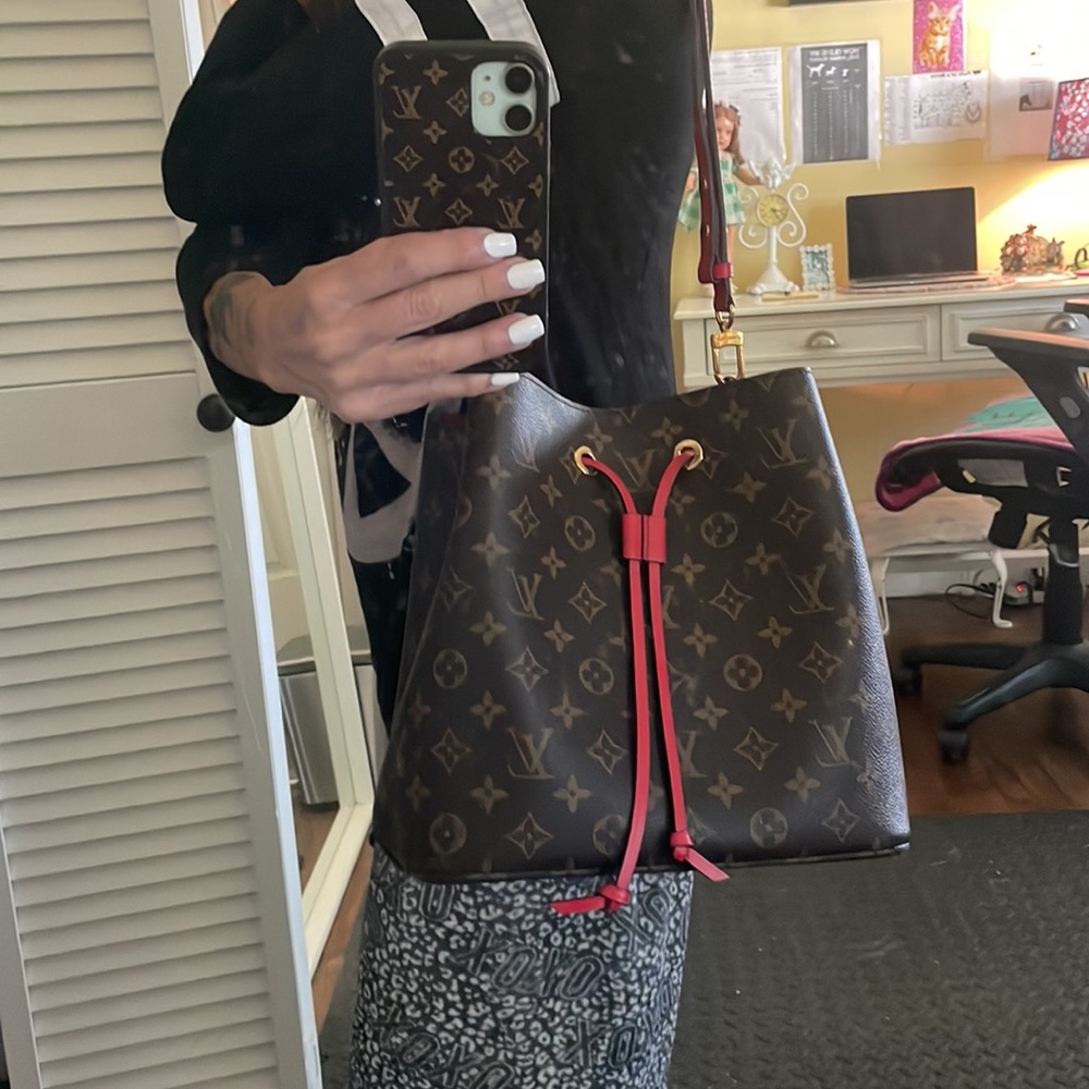 Sold / Louis Vuitton NeoNoe MM Monogram / Poppy in excellent condition - Picture 10 of 16